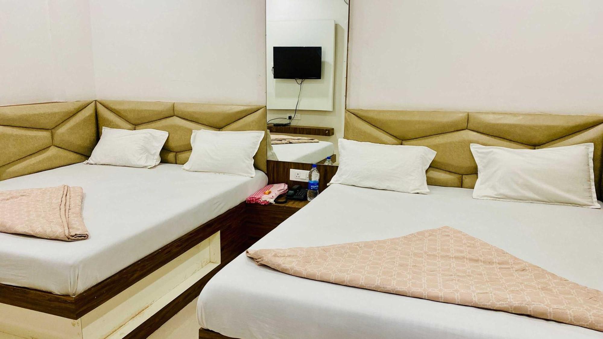 Hotel Gayatri Palace Godarpura Εξωτερικό φωτογραφία