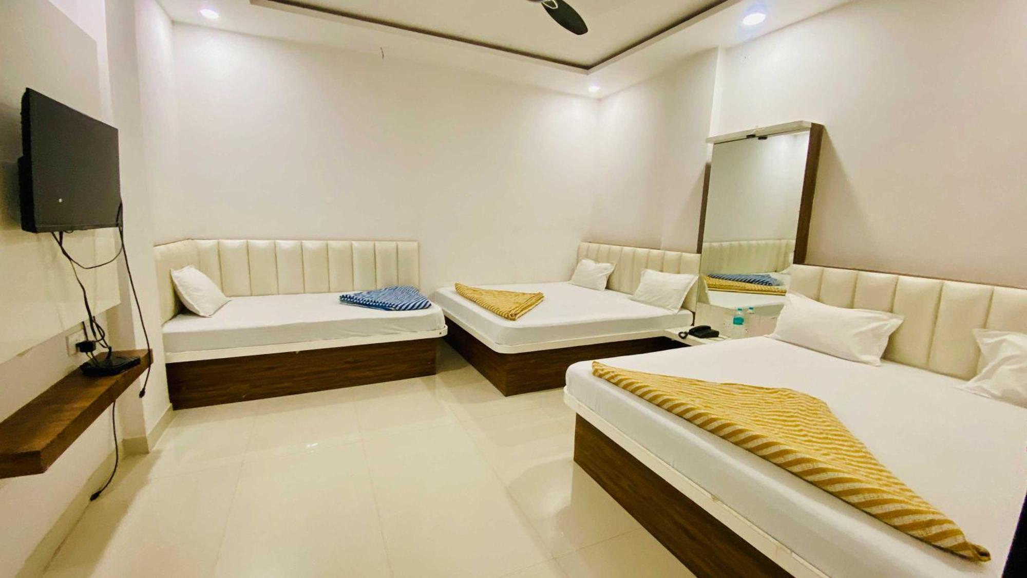 Hotel Gayatri Palace Godarpura Εξωτερικό φωτογραφία