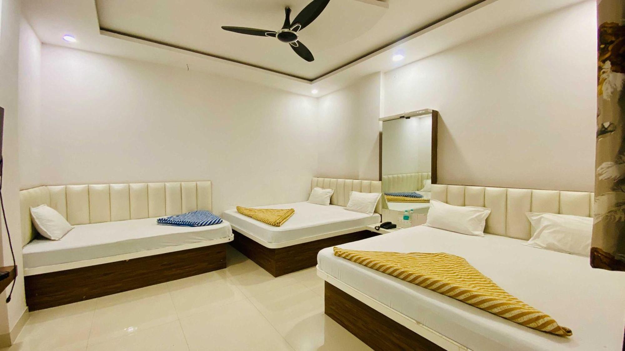 Hotel Gayatri Palace Godarpura Εξωτερικό φωτογραφία