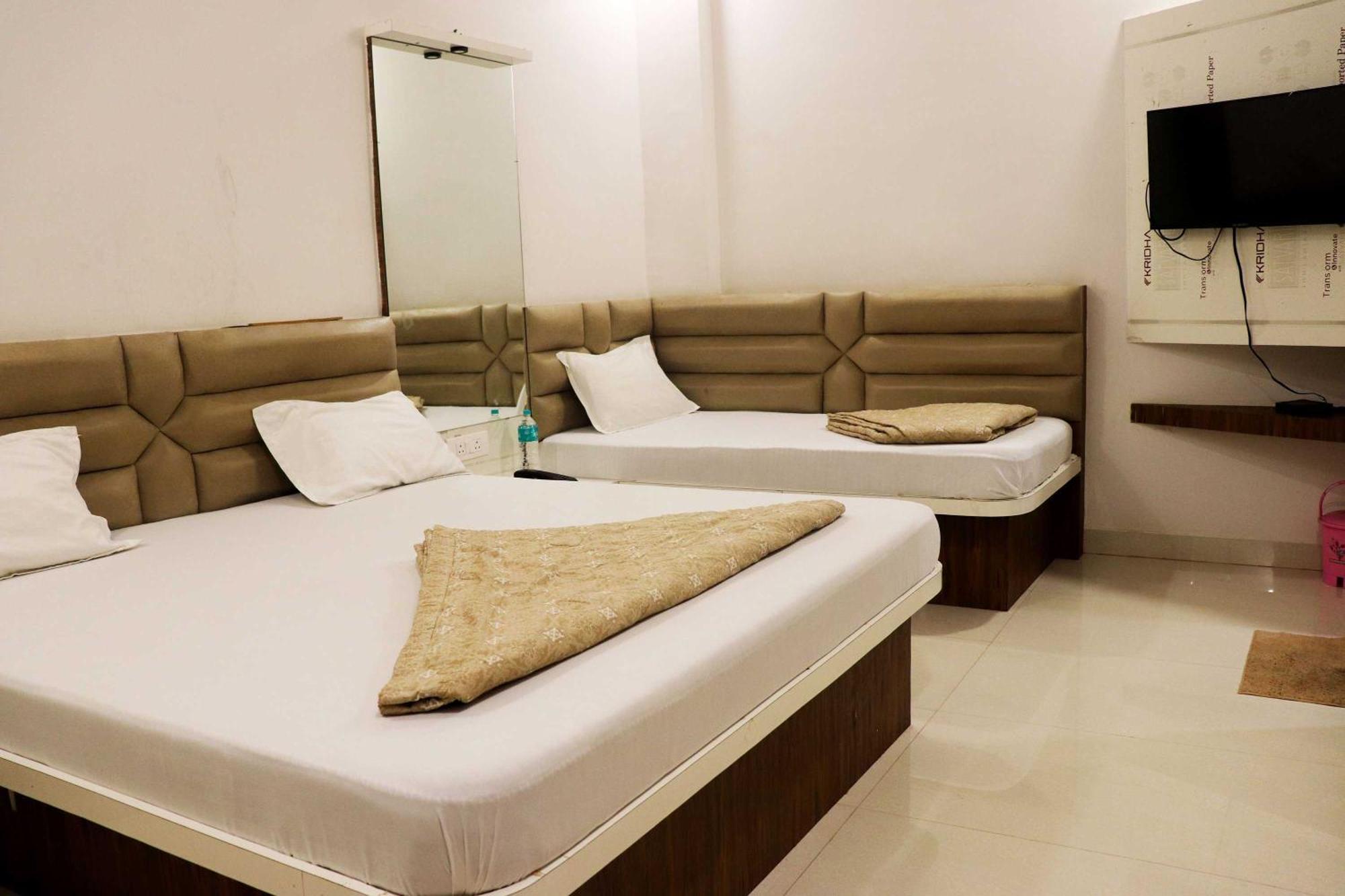 Hotel Gayatri Palace Godarpura Εξωτερικό φωτογραφία