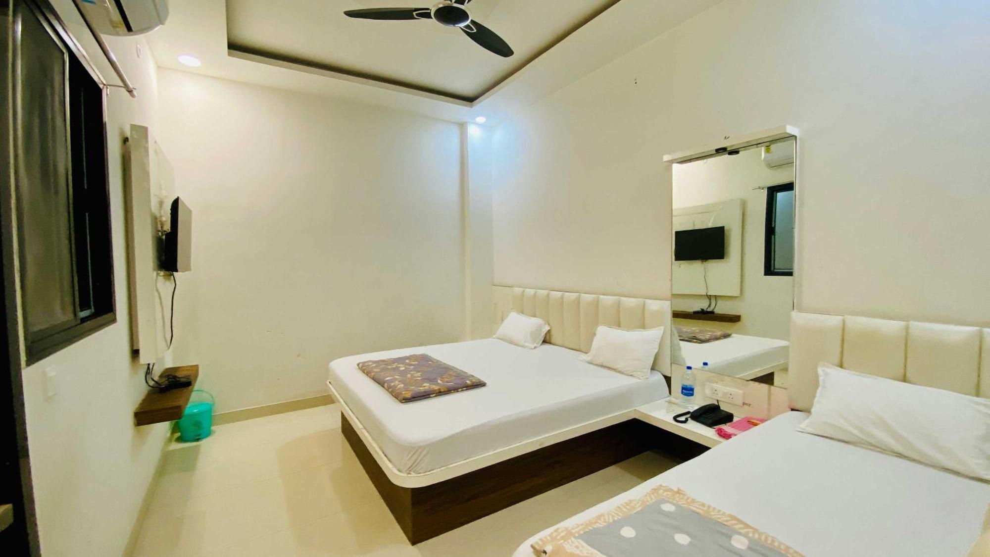 Hotel Gayatri Palace Godarpura Εξωτερικό φωτογραφία